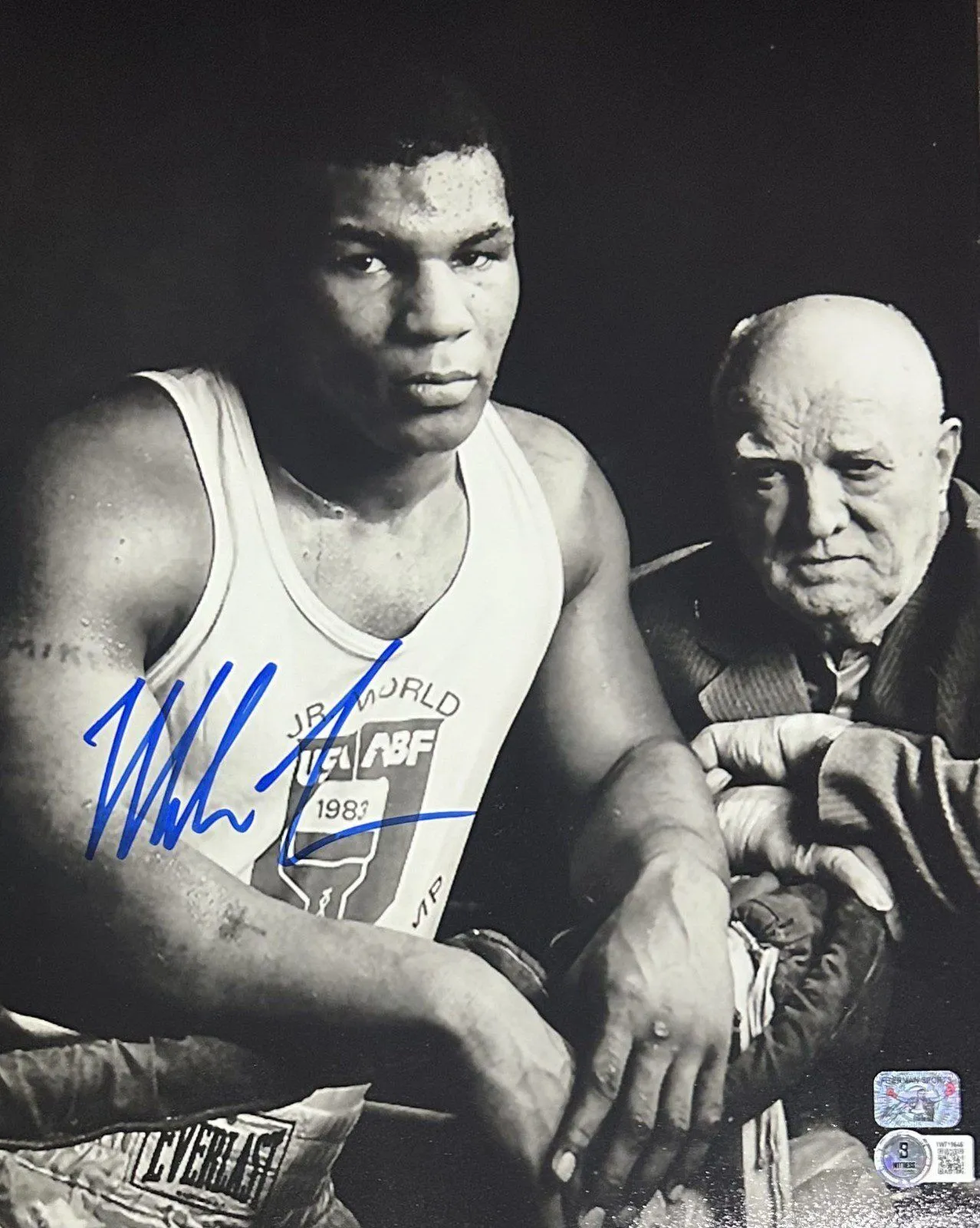 MIKE TYSON AUTOGRAPHED 11x14 PHOTO BECKETT & TYSON AUTHENTICATION CUS #5