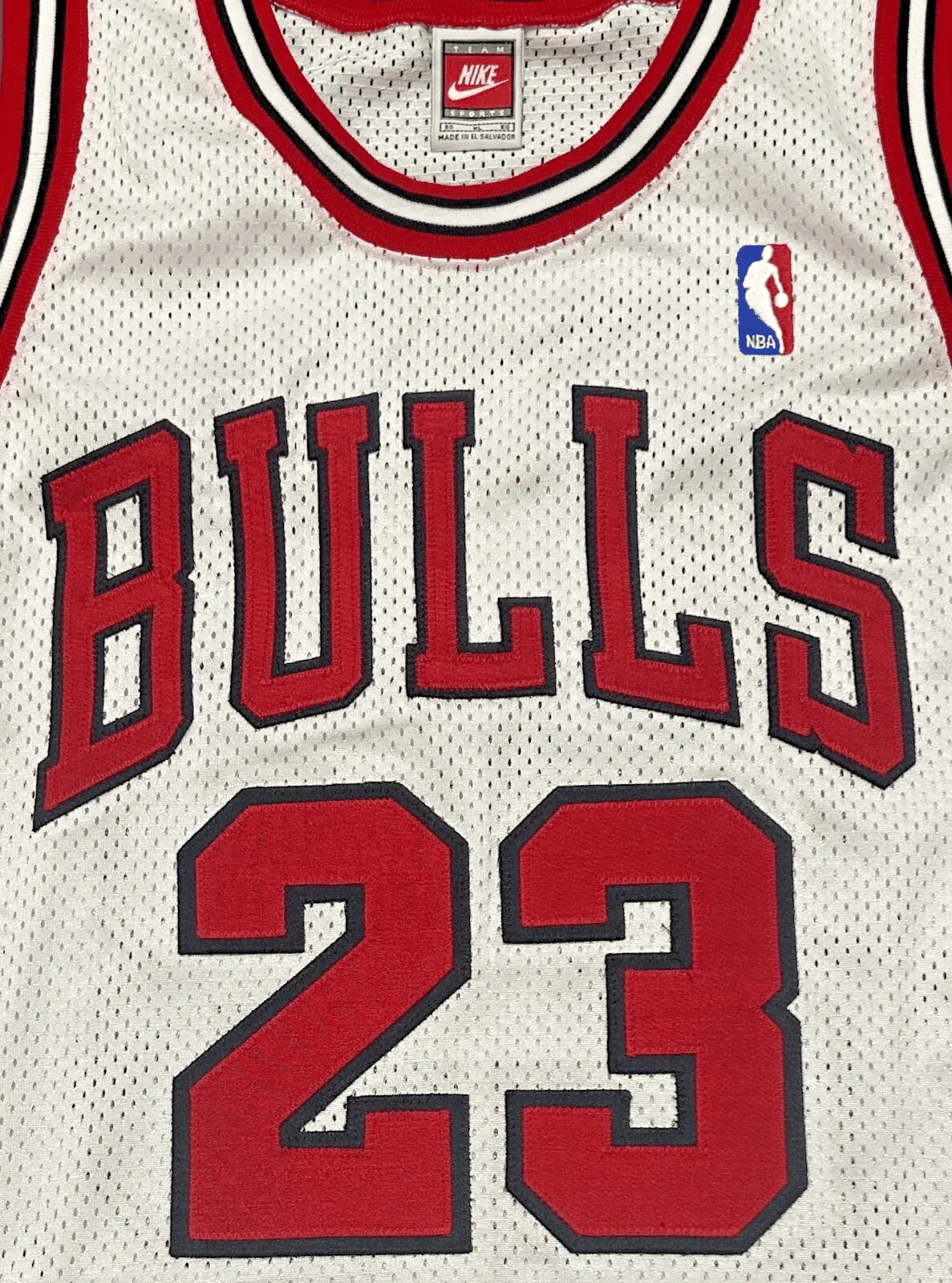 Michael Jordan Signed 97-98 Chicago Bulls White Jersey Upper Deck & GOAT - Image 4