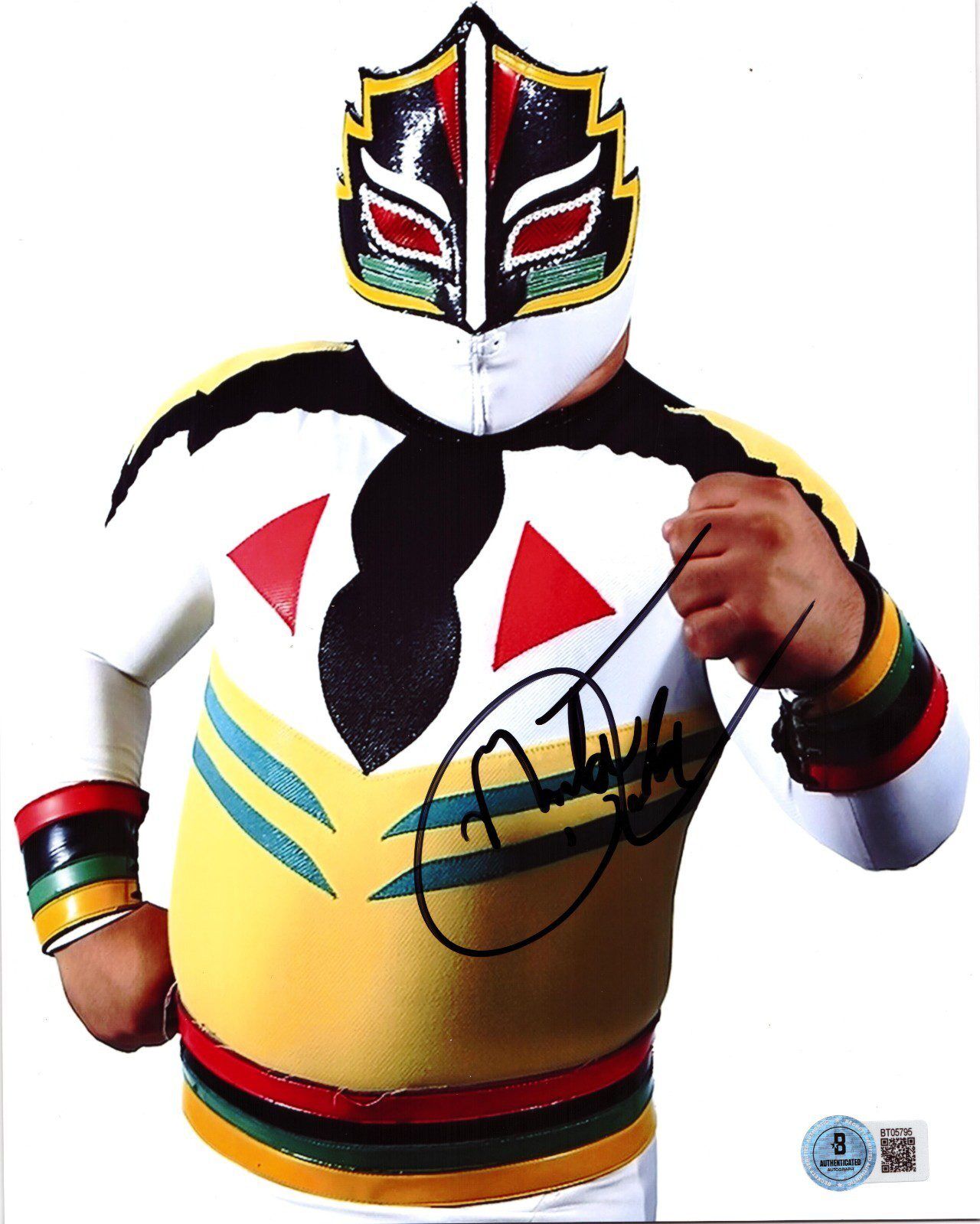 MASCARITA SAGRADA AUTOGRAPHED 8x10 PHOTO BECKETT BT05795 WRESTLER