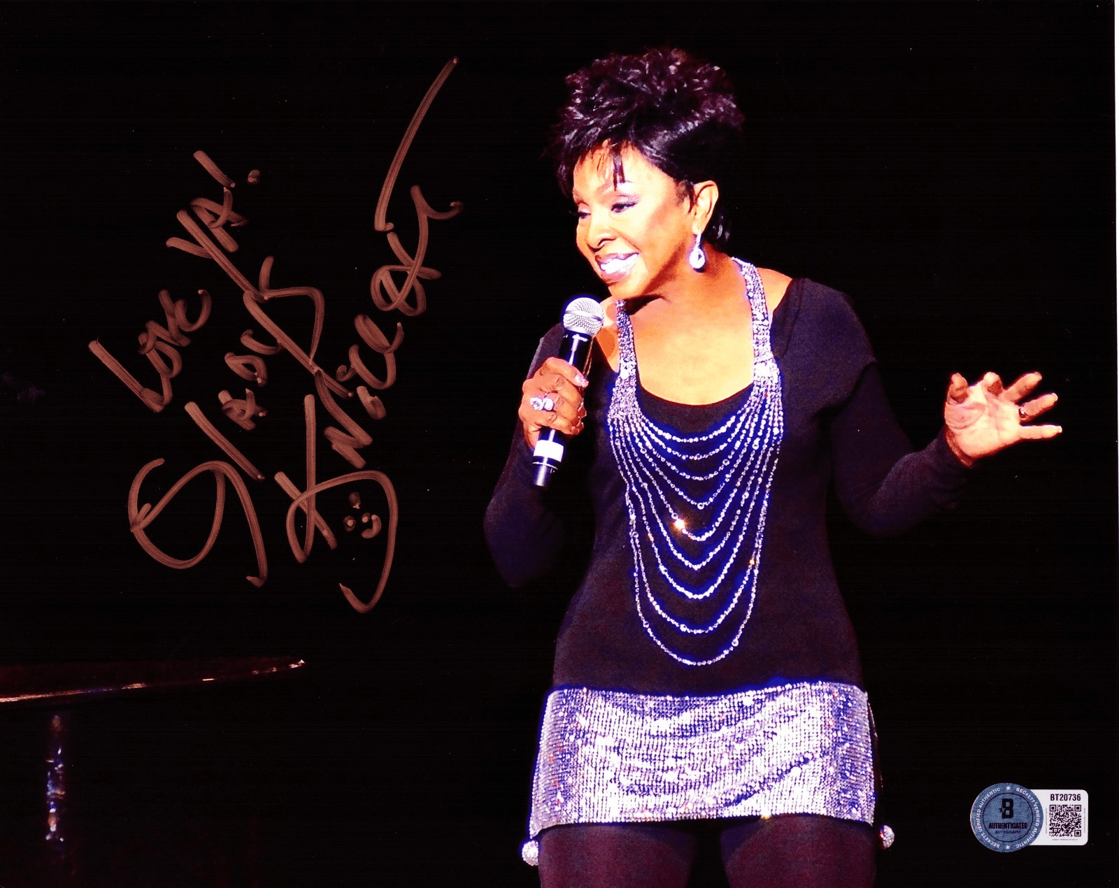 DLADYS KNIGHT AUTOGRAPHED 8x10 PHOTO BECKETT GLADYS KNIGHT AND THE PIPS