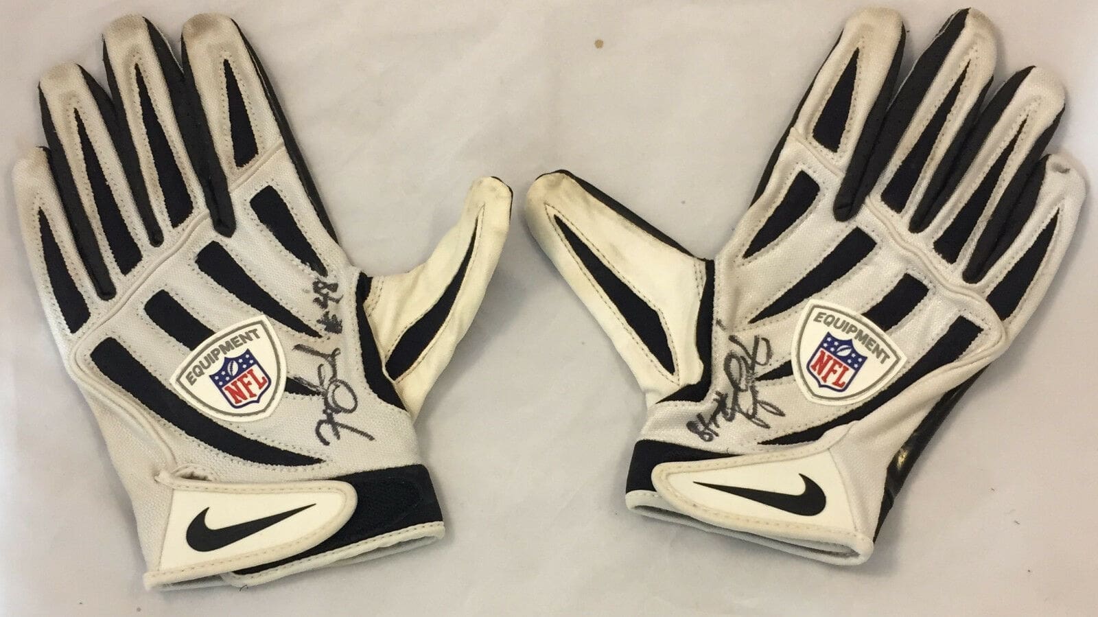 Fendi Onobun 2010 Game Worn Nike Gloves White/Black – St. Louis Rams Signed  2 – Fiterman Sports Group