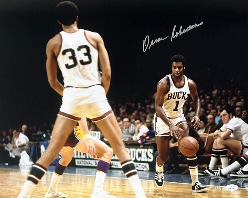 Oscar Robertson Signed Autographed Photo 16x20 JSA Authenticated 1
