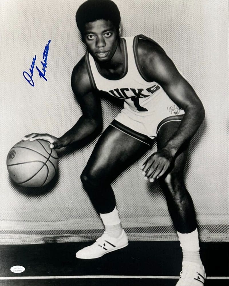 Oscar Robertson Signed Autographed Photo 16x20 JSA Authenticated 2
