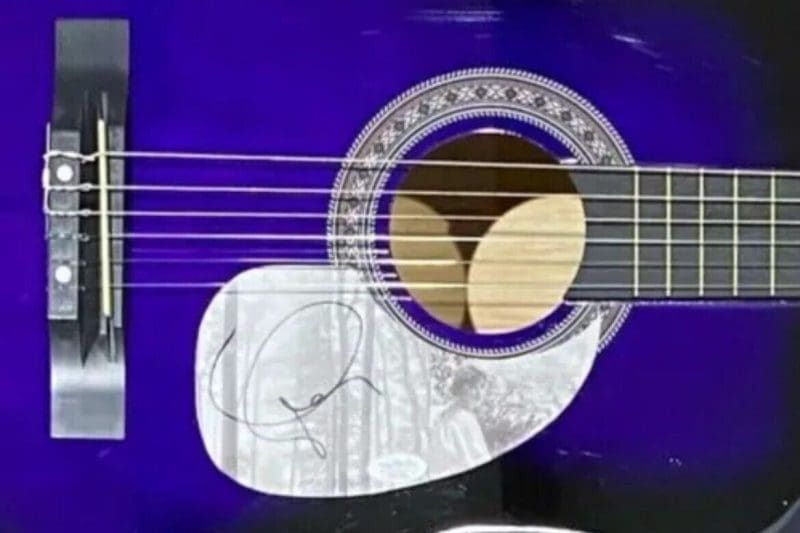 Taylor Swift Signed Autographed Purple Acoustic Guitar JSA Authen Folklore - Image 2