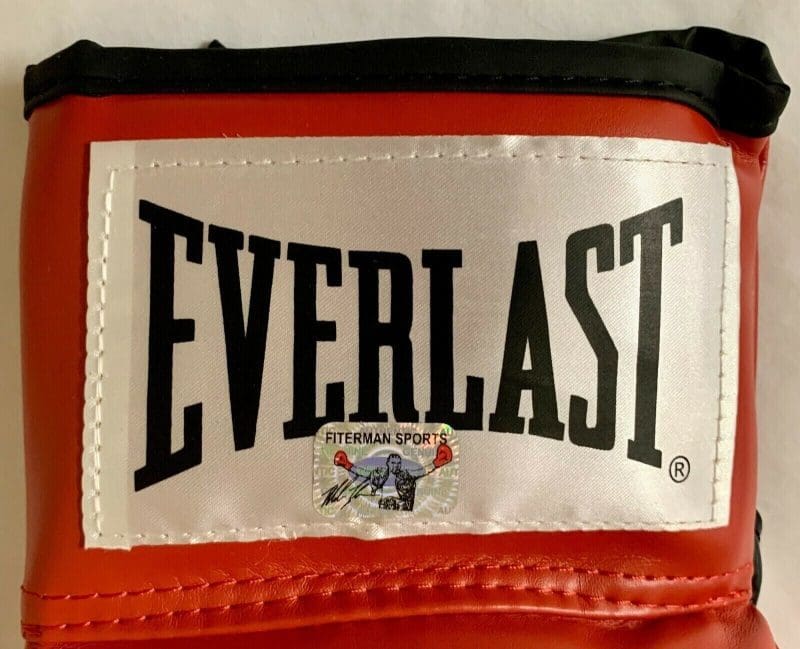 Mike Tyson Signed Left Red Everlast Glove Mike Tyson Exclusive Hologram Green - Image 2