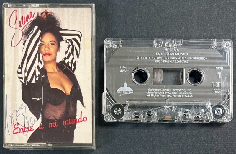 SELENA Signed Entre A Mi Mundo Original Cassette Cover JSA Full Letter - Image 4