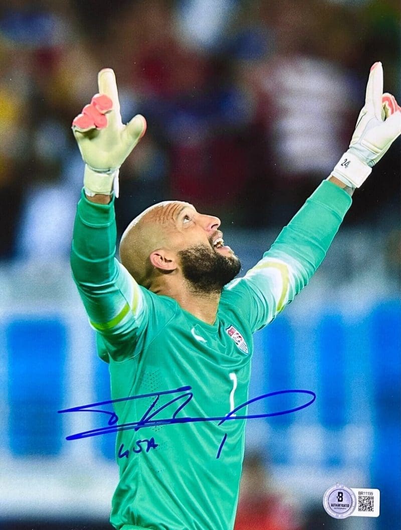Tim Howard Signed Autograph 8x10 USA Soccer Beckett 1