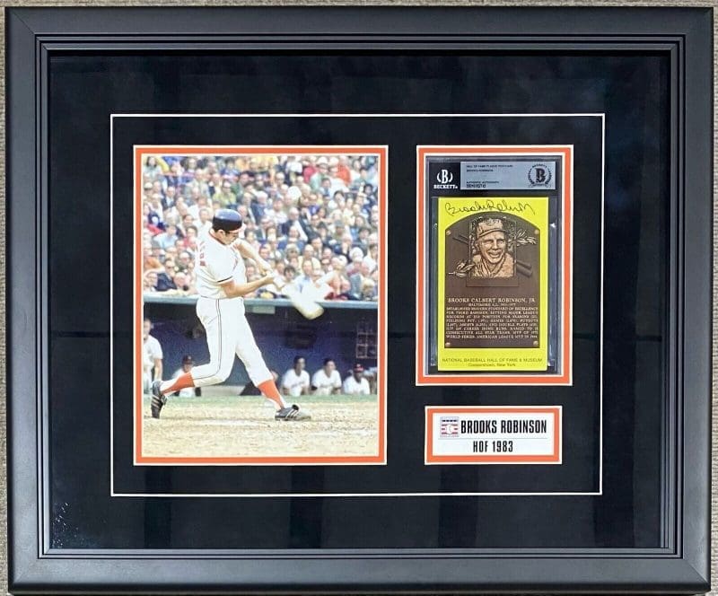 Brooks Robinson Signed Framed Slabbed HOF Postcard Photo Beckett 16182745