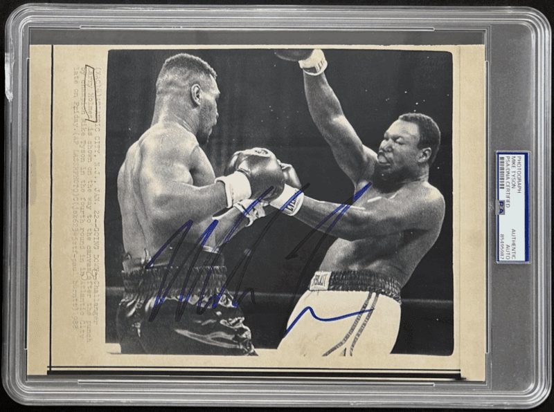 Mike Tyson Signed 1988 Type 3 Photograph PSA/DNA Tyson vs Larry Holmes