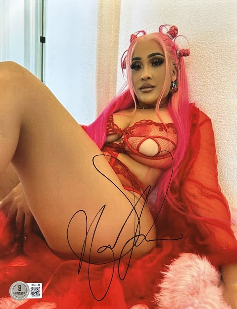 Natalie Nunn Signed Autograph 8x10 Beckett TV Personality 1