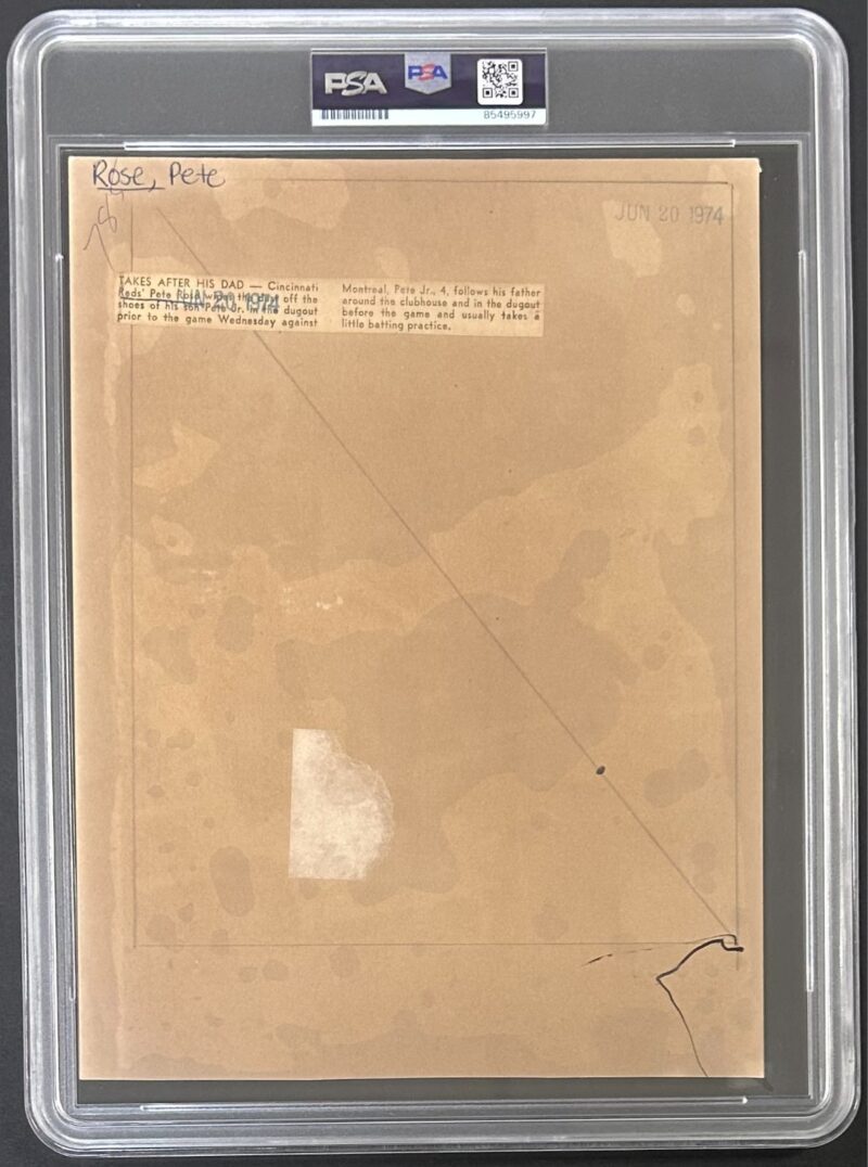 Pete Rose Signed 1974 Type 3 Photograph PSA/DNA Pete with Pete Rose Jr. Reds - Image 3
