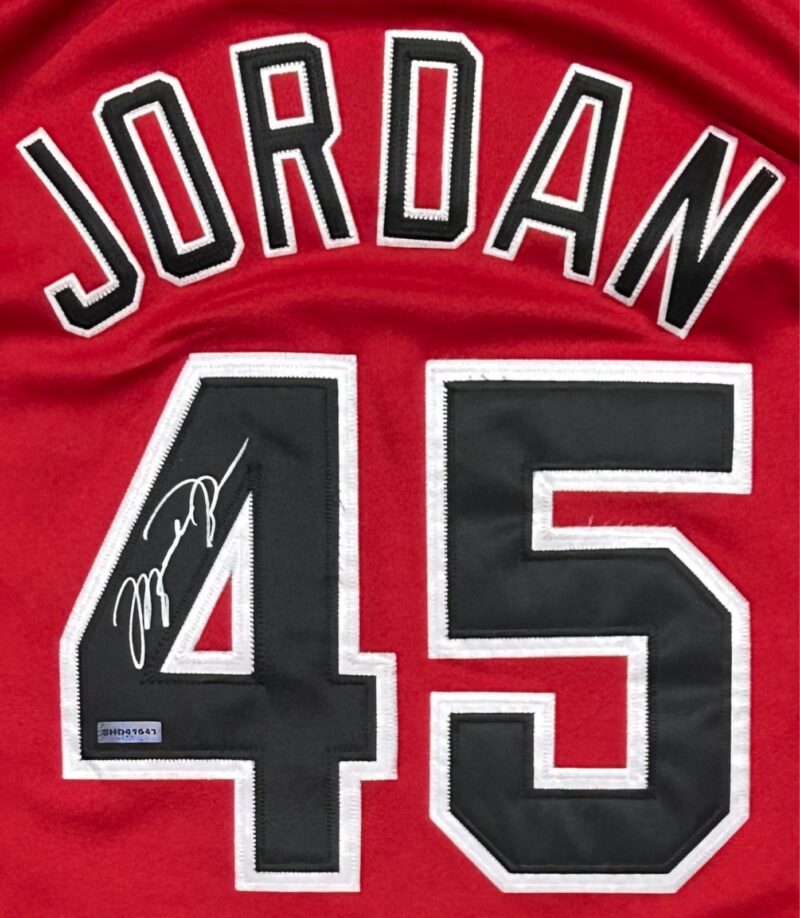 Michael Jordan Signed Hardwood Classics Chi. Bulls #45 Jersey Upper Deck & GOAT - Image 2