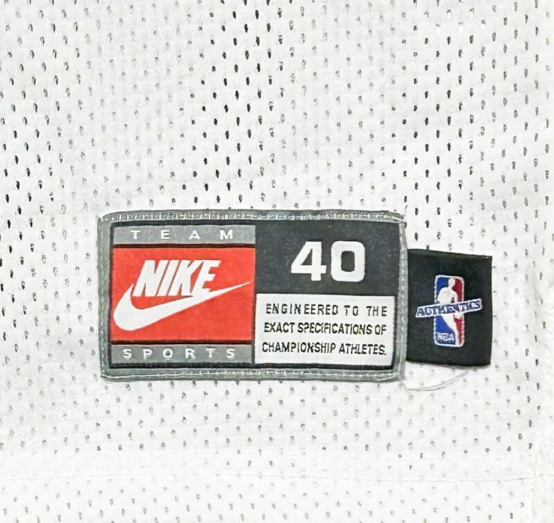 Michael Jordan Signed Nike White Chicago Bulls #23 Jersey Upper Deck & GOAT - Image 5