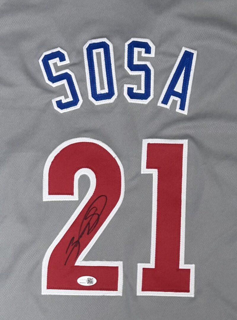 SAMMY SOSA SIGNED AUTOGRAPHED GRAY/RED/BLUE CUSTOM JERSEY JSA AUTHENTICATED - Image 3