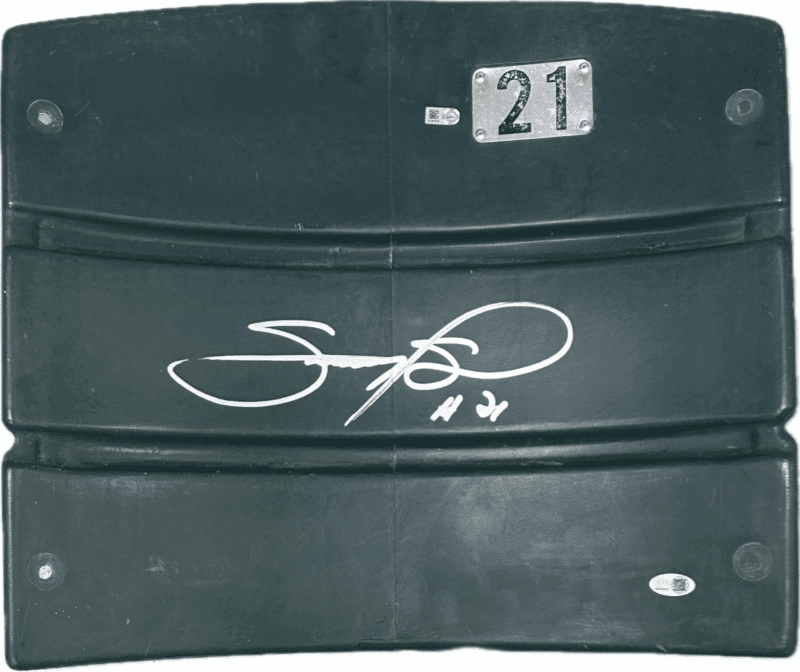 SAMMY SOSA SIGNED ORIGINAL GREEN WRIGLEY FIELD SEAT BACK MLB & JSA WB9669645