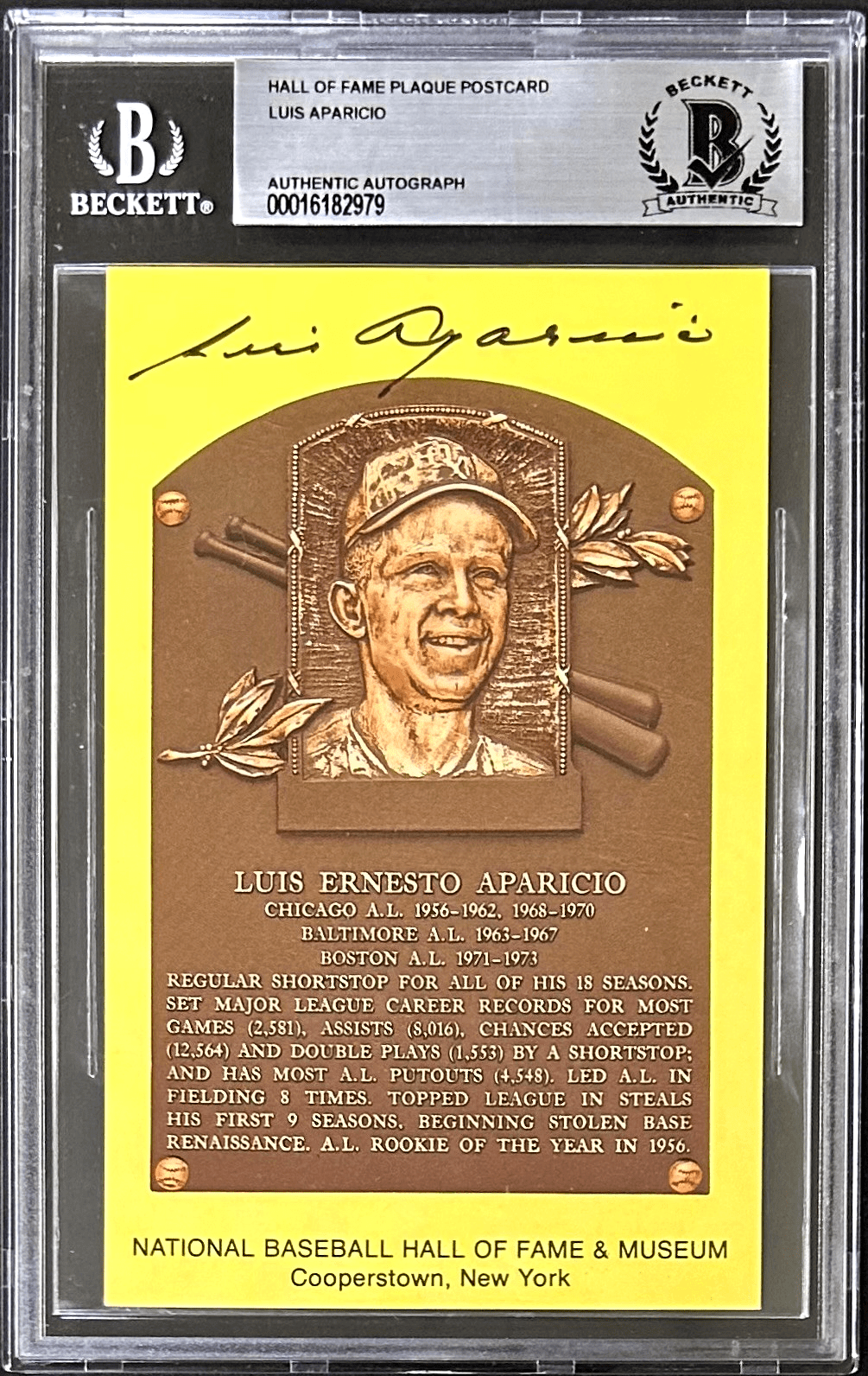 LUIS APARICIO AUTOGRAPHED HALL OF FAME PLAQUE POSTCARD BECKETT 16182979