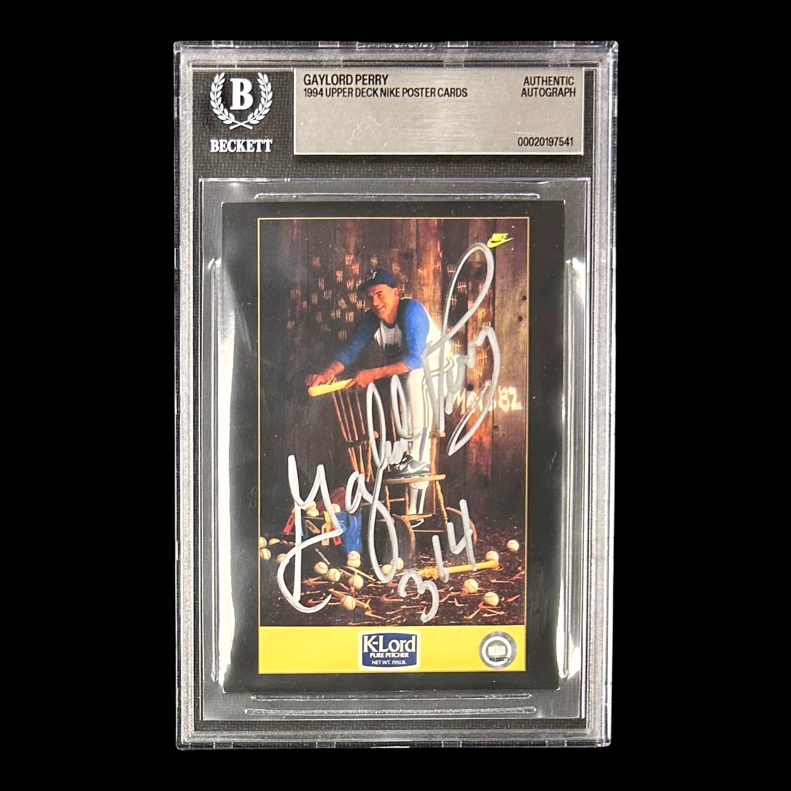 GAYLORD PERRY AUTOGRAPHED 1994 UPPER DECK NIKE POSTER CARD BECKETT 20197541