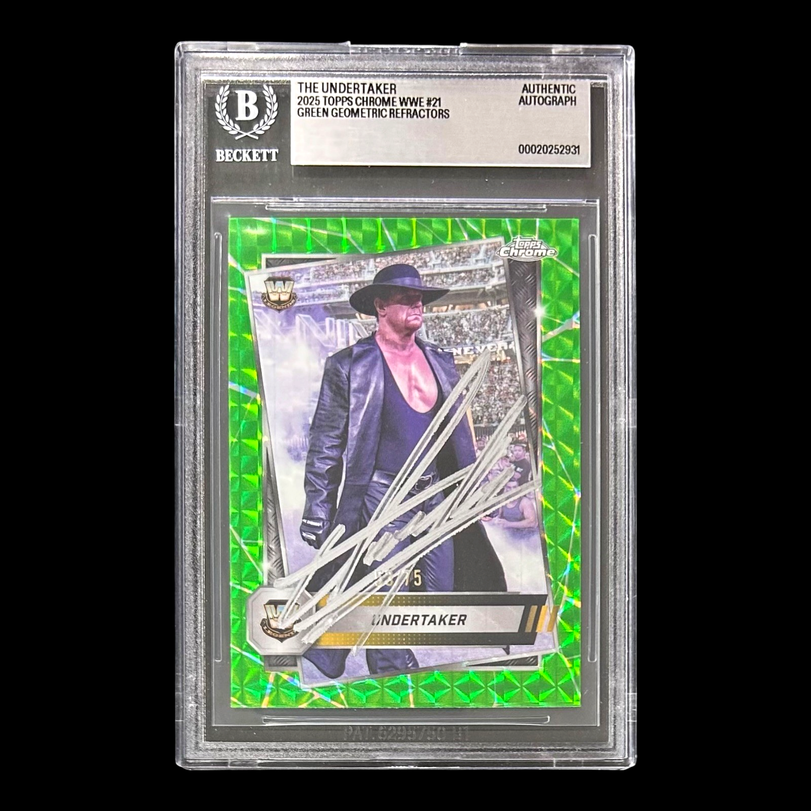 THE UNDERTAKER SIGNED 2025 TOPPS CHROME WWE REFRACTORS Card /75 #21 BAS 20252893